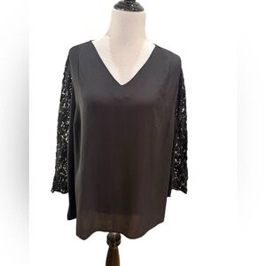Violet & Claire Long Sleeve Black Top with Lace Bell Sleeves.    Size 2X